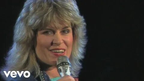 Roos roos pale blue eyes
