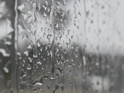 Много капель на стекле а тепла немного