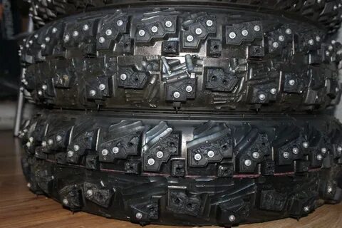 Продам шипованные шины