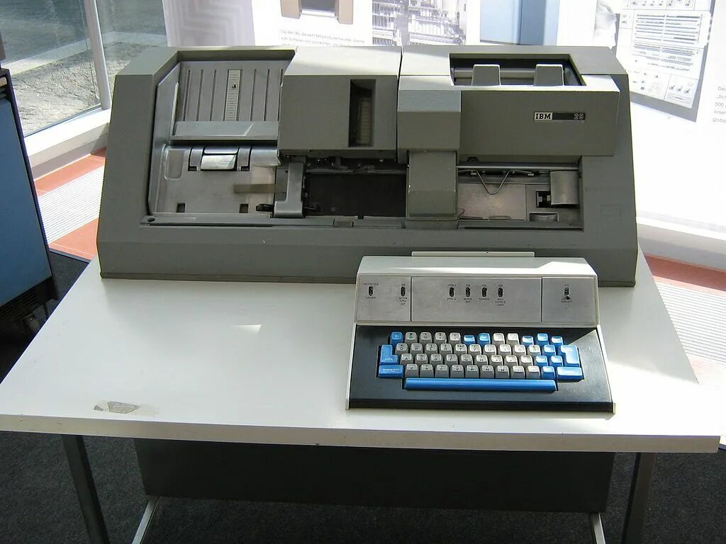 Ibm программирование. Перфокарта ibm. роботрон считыватель перфокарт. ibm 029. ibm машина.
