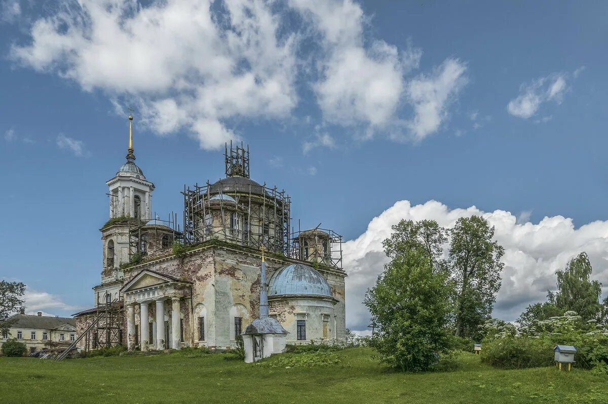 Поселок труженик. Николо-Теребенская пустынь. Николо-Теребенский монастырь. Николо Теребенский монастырь Тверская область.