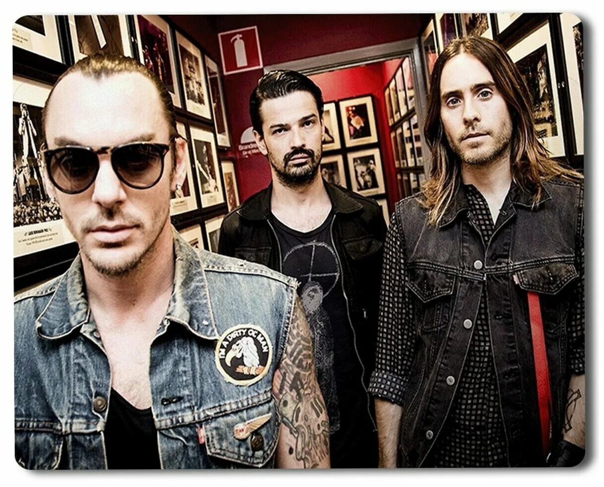 джаред лето 30 seconds to mars. группа thirty seconds to mars 2022. группа 30 seconds to mars. солист группы 30 seconds to mars. джаред лето в 30 секонд ту марс.