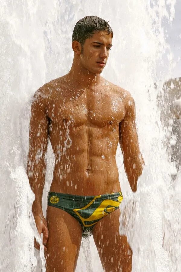 мужской душ. мокрые парни. красивый мужчина в душе. молодой красивый парень в душе. красивый мужчина в душе.