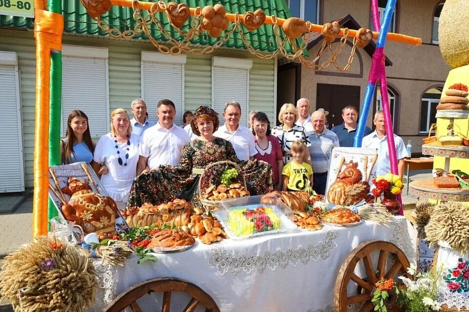 В башмаково на 3 дня. Башмаковский хлеб пензенская область. фестиваль хлеба. каравай на день урожая. фестиваль хлеба башмаково.