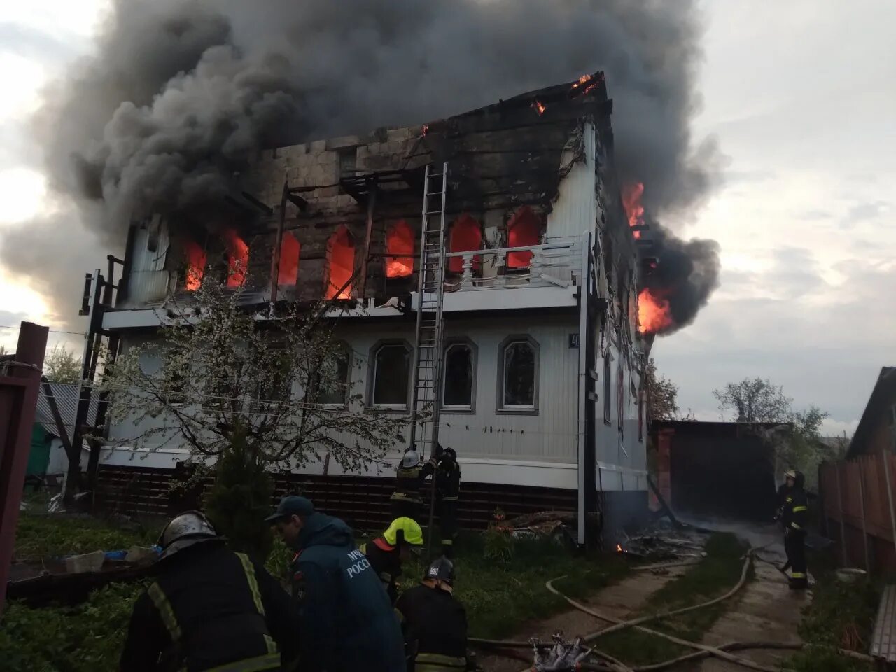 Где пожар живет. Пожары в жилых домах. Пожар в Суздале. Пожар в Суздальском районе. Пожар в Суздале 13 января.