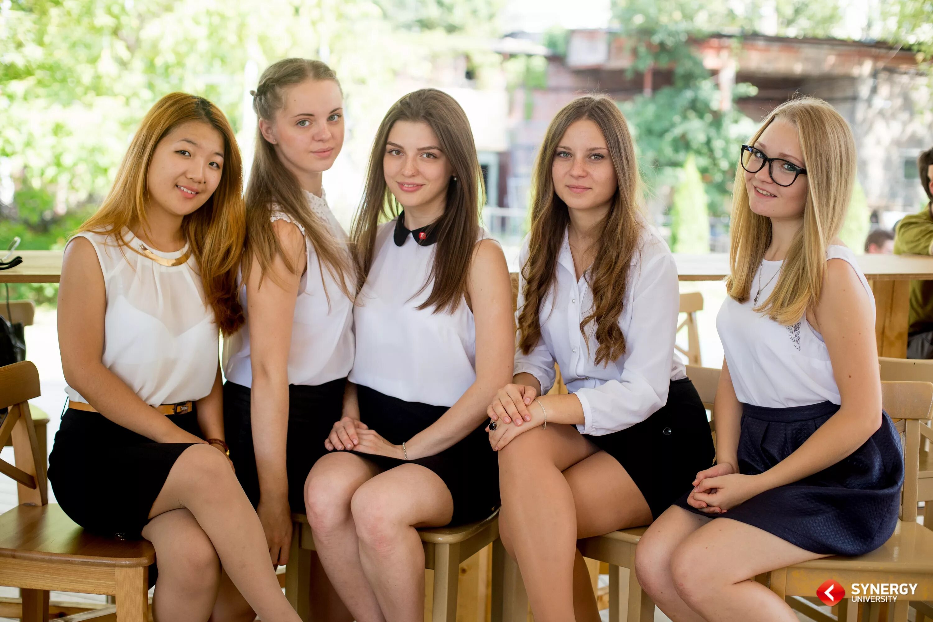 Видео красивых русских студенток. Красивые студентки. Красивый студент. Самые красивые студентки. Красивые студентки в вузе.