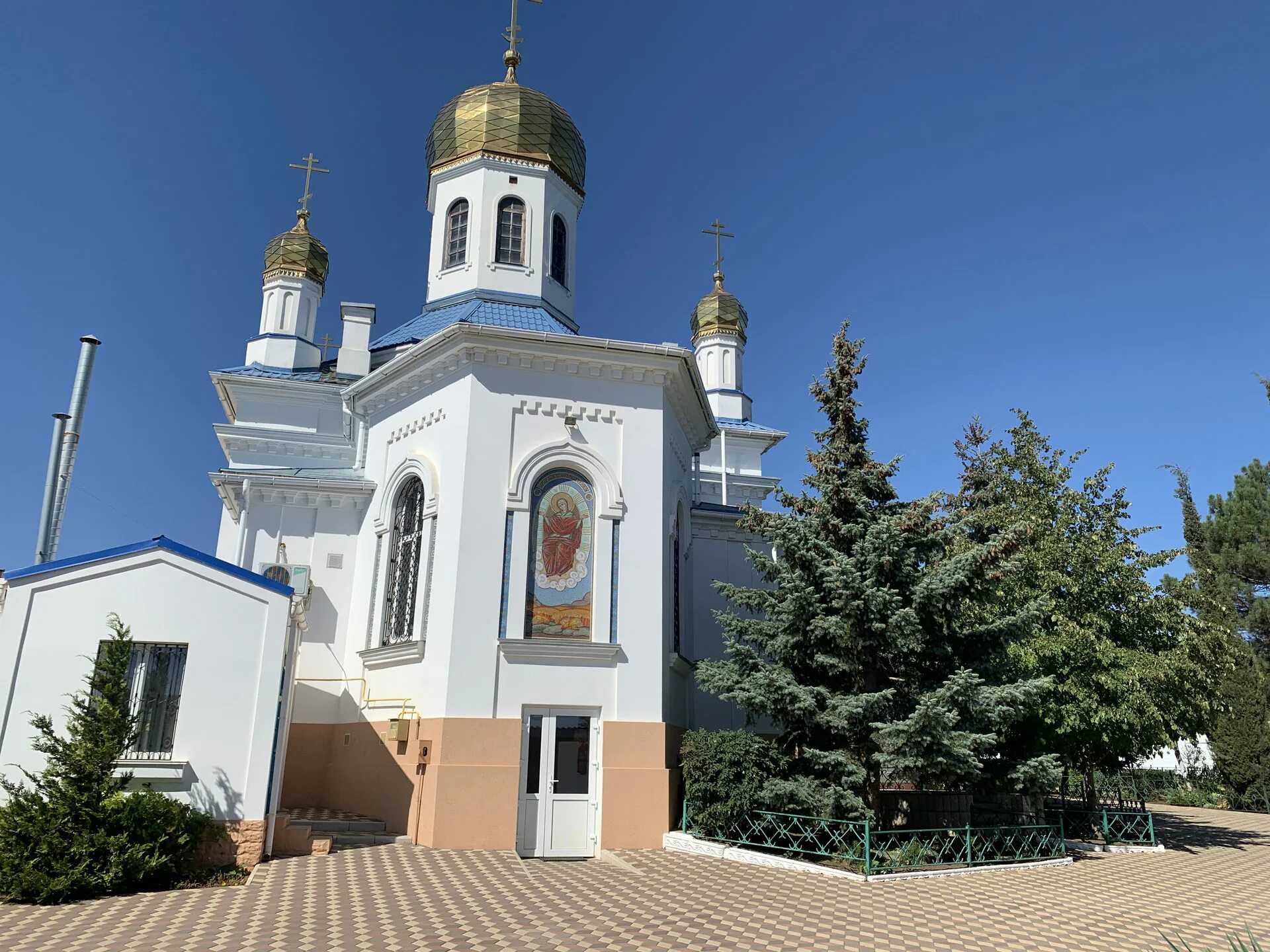 Храм успения керчь. Церковь успения пресвятой богородицы керчь. успенская церковь керчь. храм рождества пресвятой богородицы керчь. керчь храм успения пресвятой богородице.