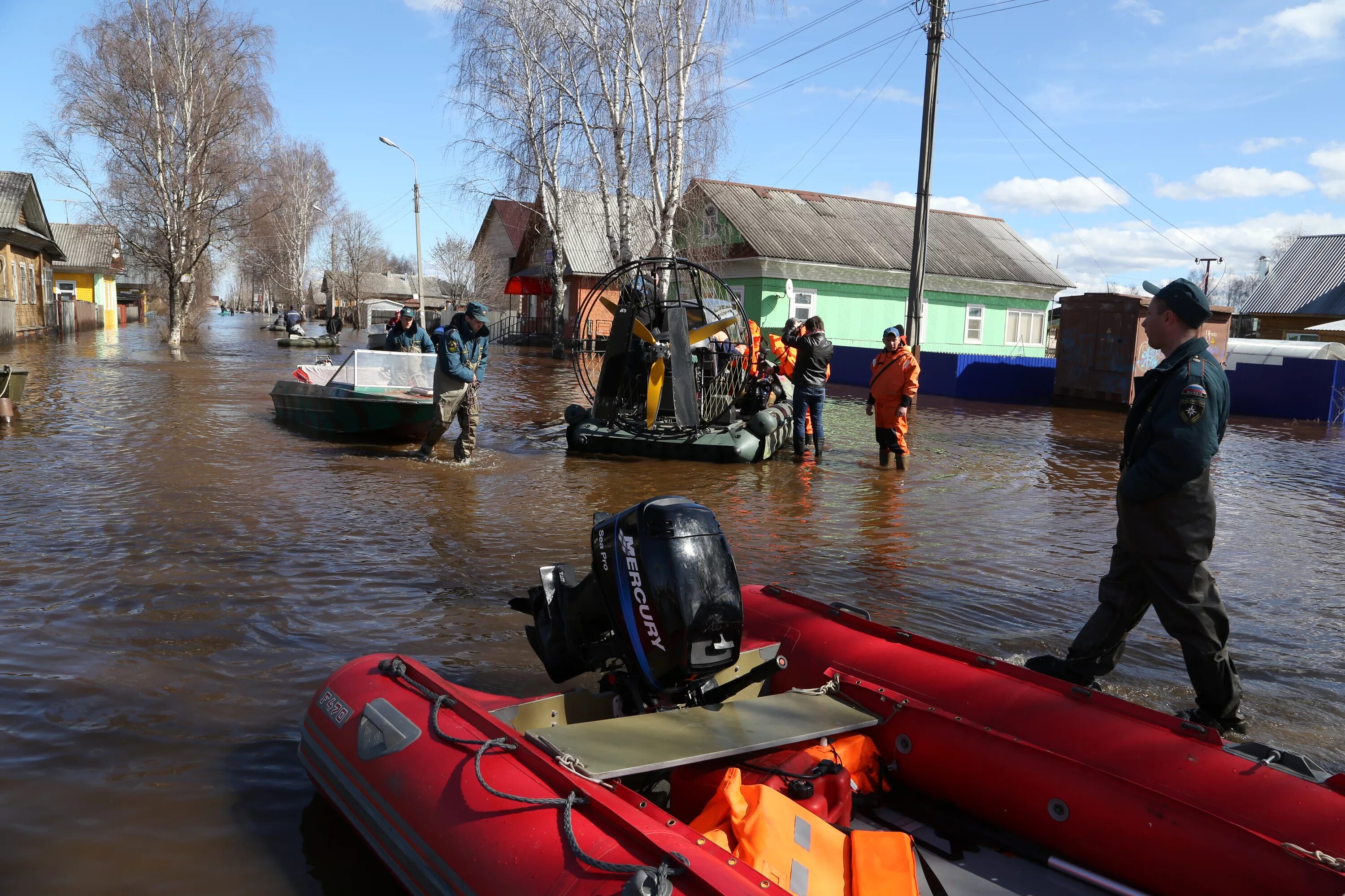 Сростки уровень воды сегодня. Наводнение Великий Устюг 1998. Потоп в Великом Устюге. Наводнение в Великом Устюге 2016. Наводнение в Великом Устюге Вологодская область.