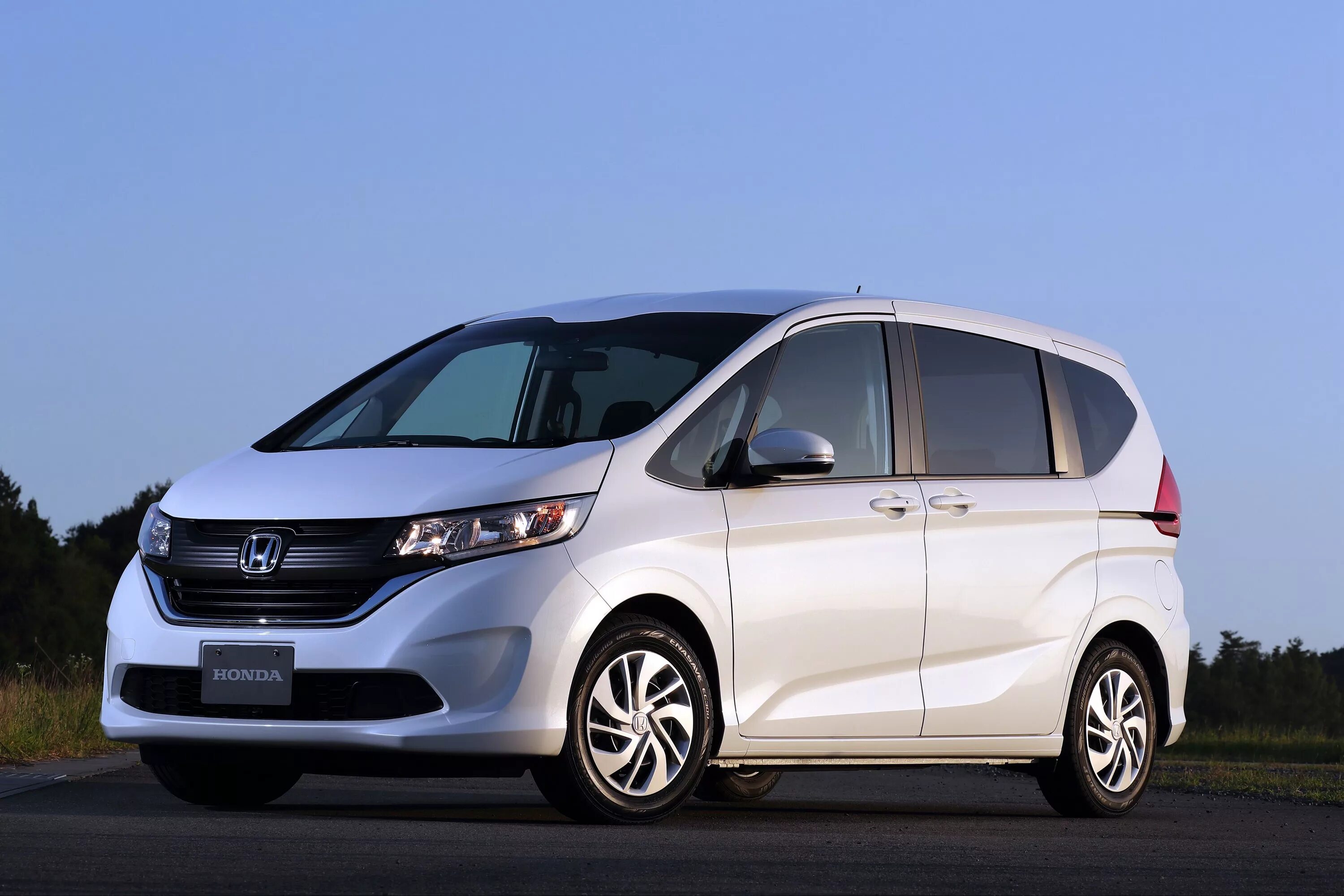 Honda freed компактвэны. Honda freed 2017. Honda freed 2022. Honda freed 2016