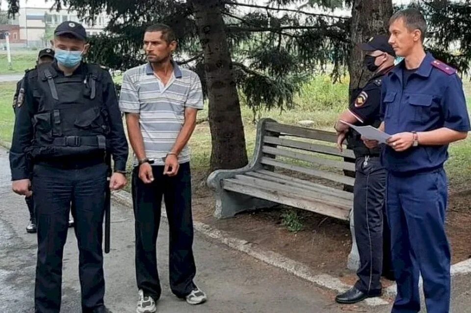 Похитил девочку и держал. Похитил девочку и держал