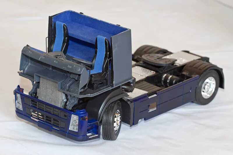 Volvo fh 1. Volvo fh4 Italeri. Вольво 1/24. 1:24 Volvo fh4. Volvo fh16 Italeri.