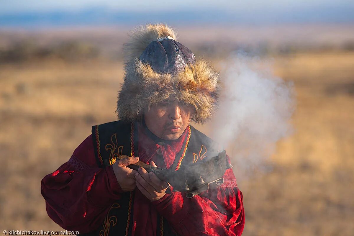 Лайвжурнал кильчичаков. Шаман камлает. Шаманы северных народов. Шаманское камлание якутия. Скиф режиссер рустам мосафир.