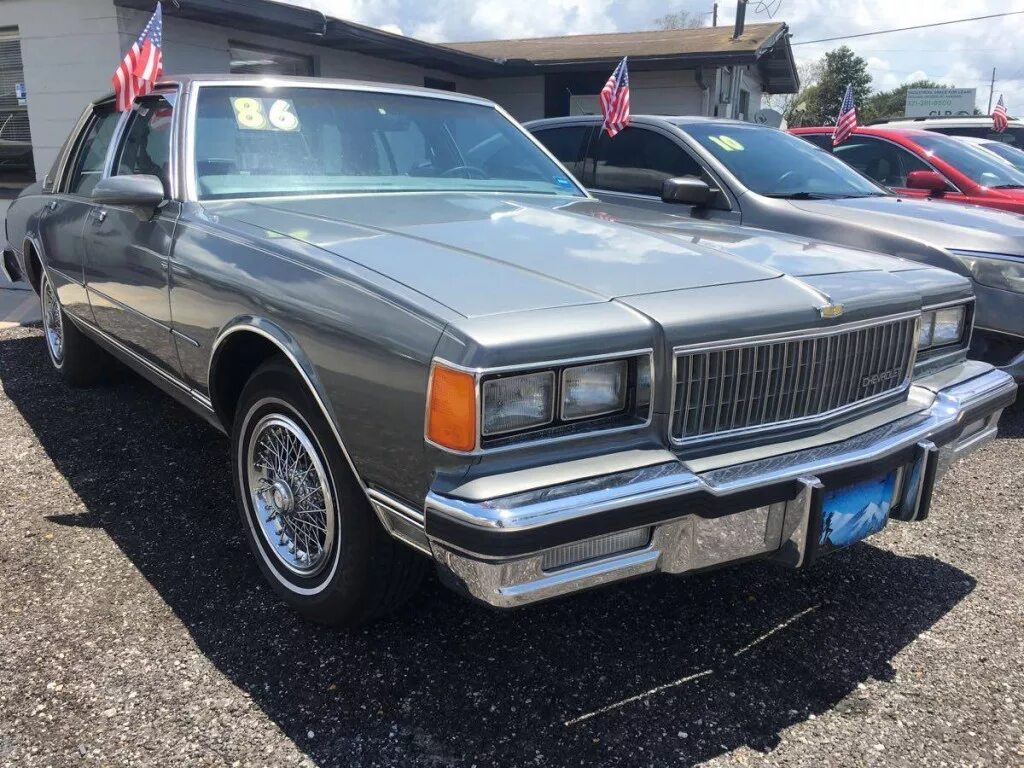 Caprice перевод. Каприз логотип. Chevrolet caprice 1987. Что такое каприз в музыке. Шевроле caprice 1986 года.
