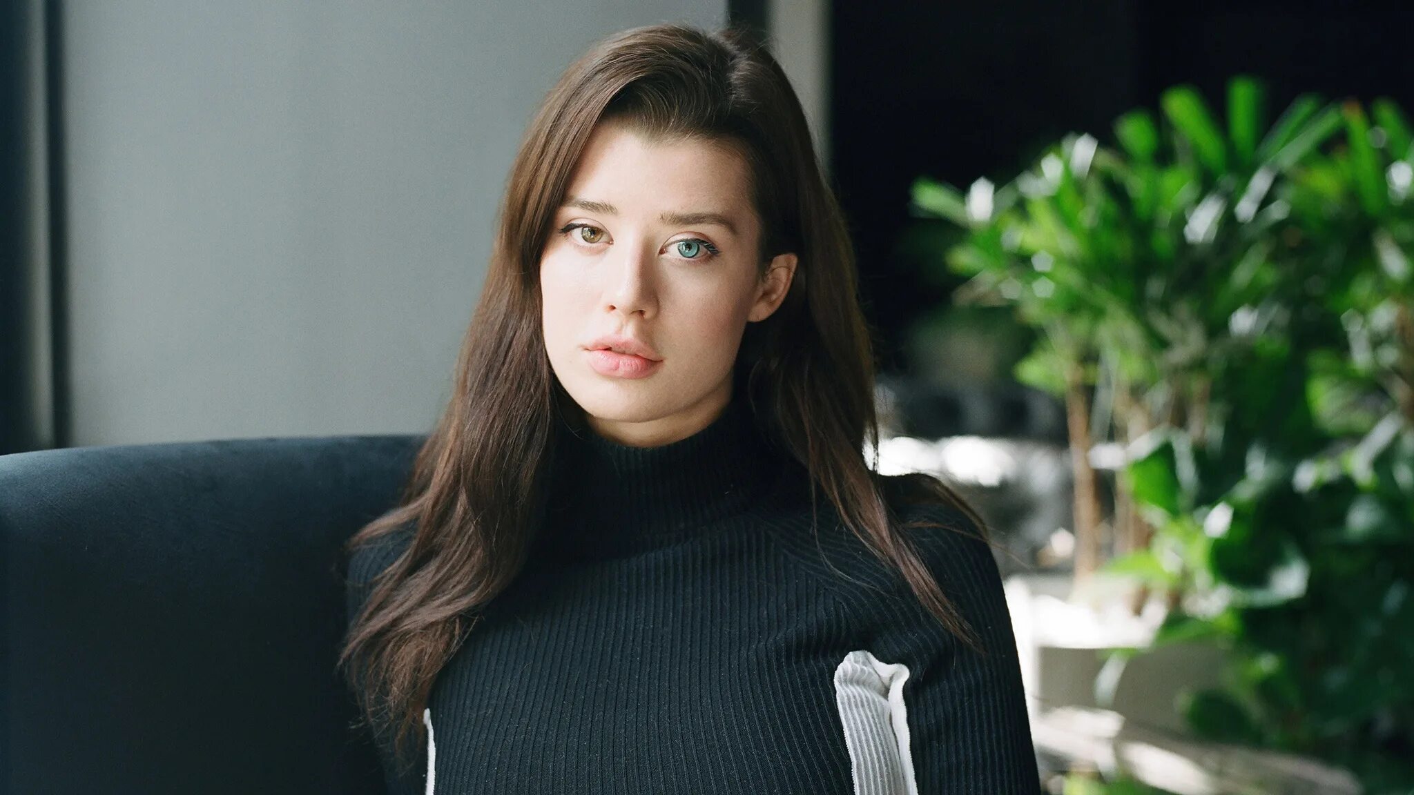 Sarah mcdaniel. Sarah mcdaniel гетерохромия. sarah mcdaniel модель.