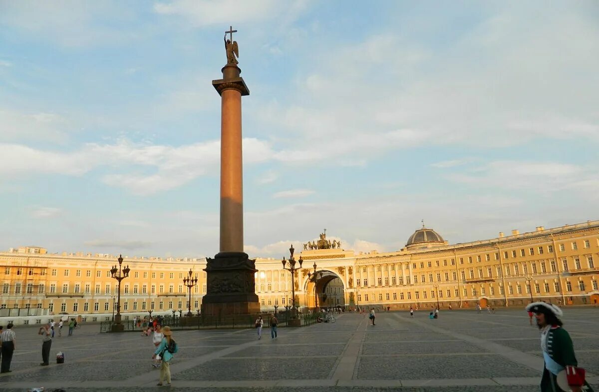 Площадь в питере как называется. Достопримечательности санкт-петербурга дворцовая площадь. дворцовая площадь 2 санкт-петербург. дворцовая площадь в санкт — петербурге эпоха. ансамбль дворцовой площади и адмиралтейский проспект.