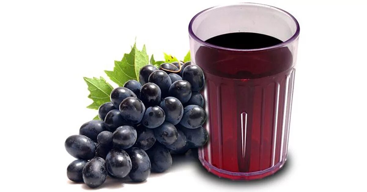 Grape сок виноградный. Темный виноградный сок. Виноградный сок на белом фоне. Виноградный сок в стакане на белом фоне.