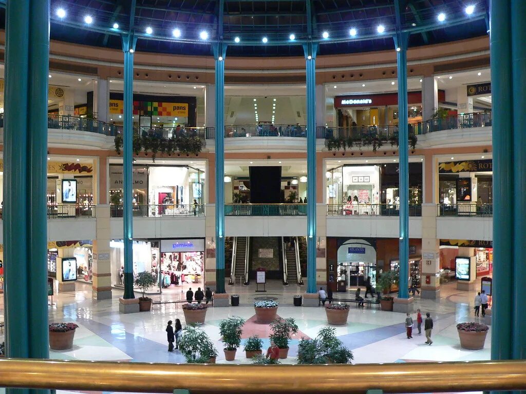 Centro colombo лиссабон. Коломбо марина молл. Шоппинг в коломбо. Лиссабон шоппинг. Шрилаке шопинг magestic city 2022.