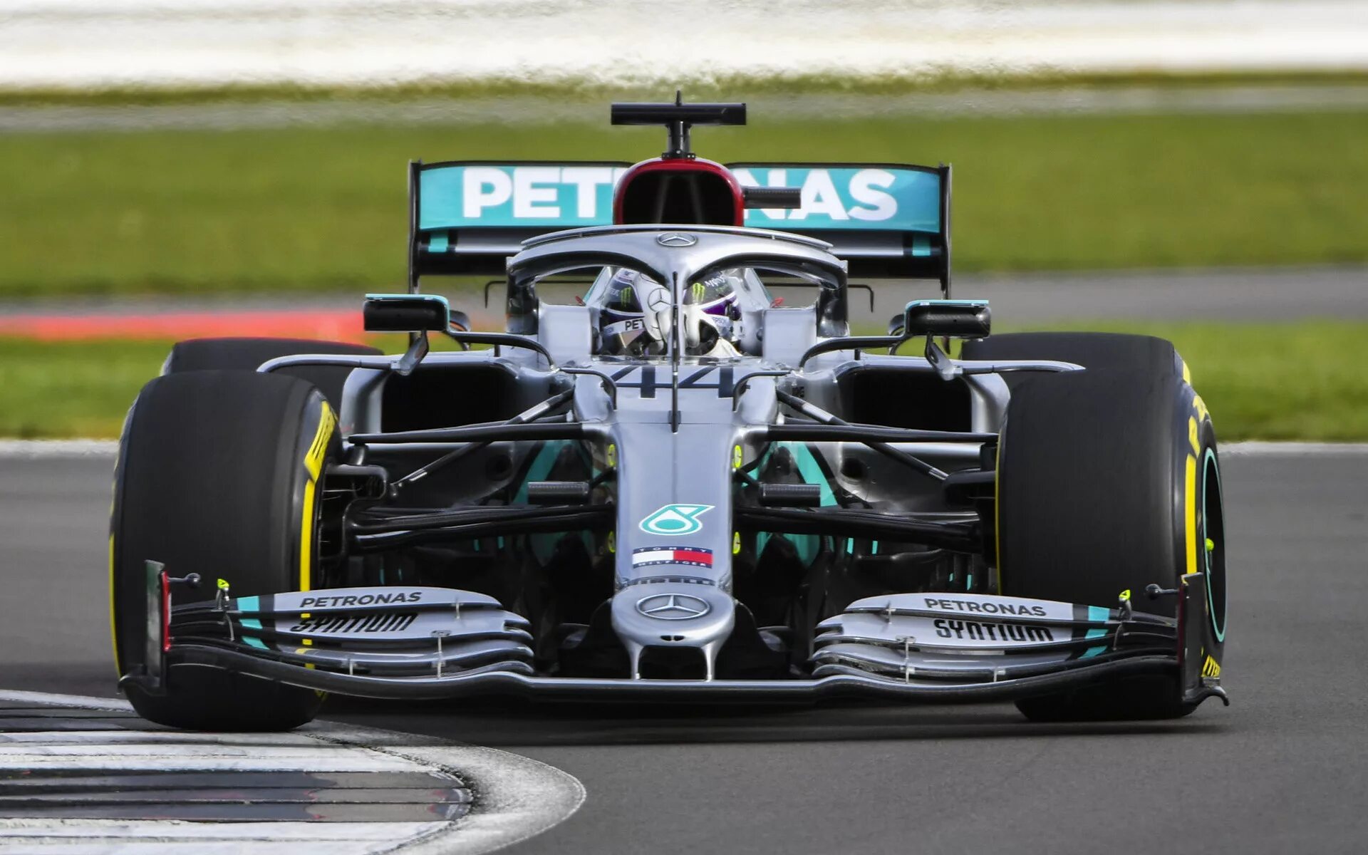 Формула 1 11. Mercedes AMG f1 2020. Mercedes w11 f1. Mercedes AMG f1 w11. Lewis Hamilton Mercedes AMG f1 2022.