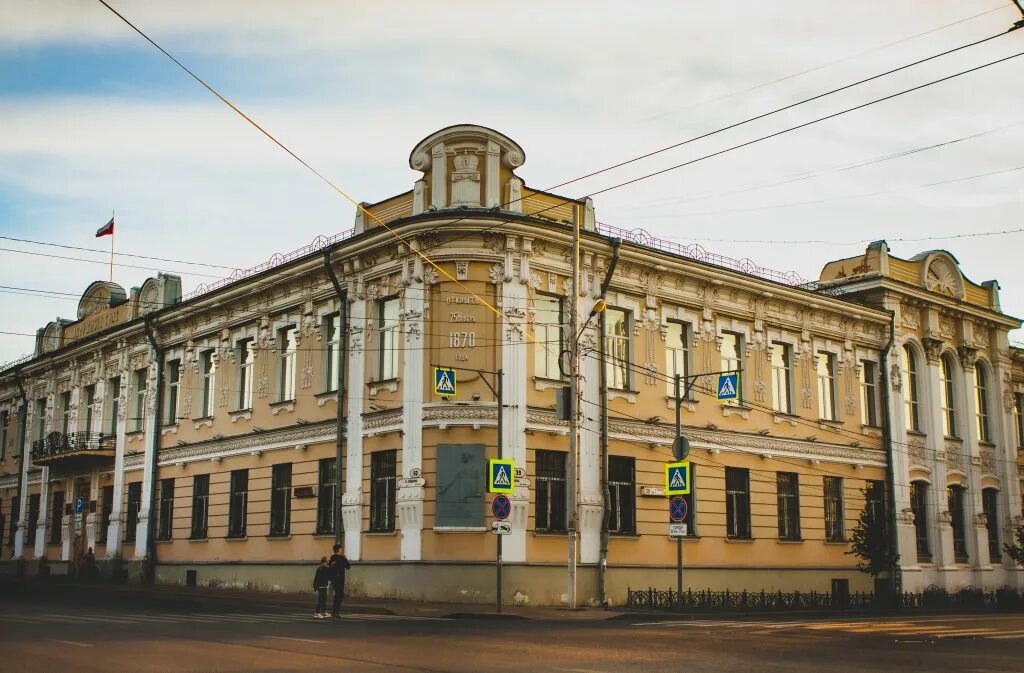 Окружной суд Саратов Салько. Окружной суд Череповец 19 века. Здание окружного суда Томск. Окружной суд в Астрахани.