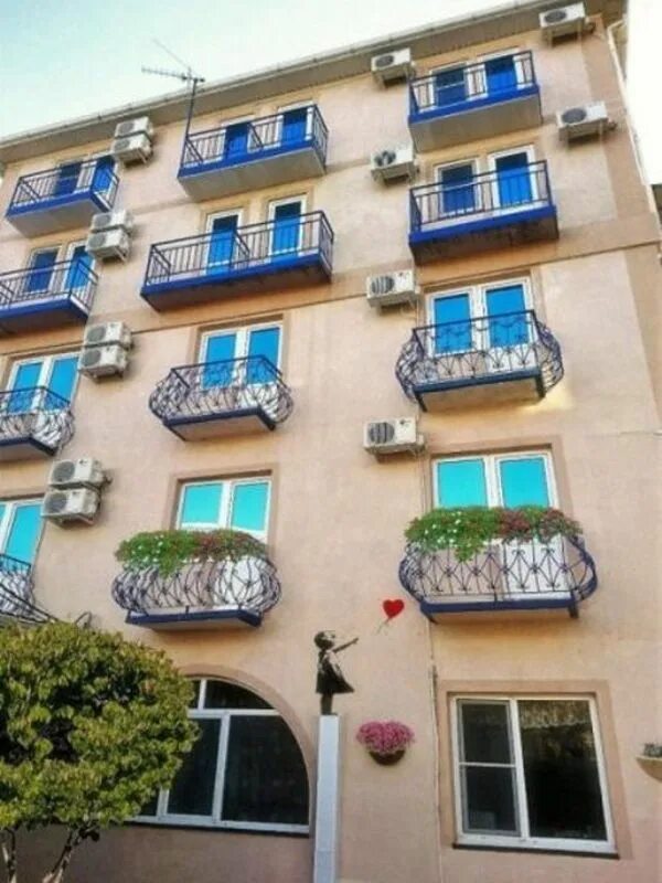 Отель якорь анапа. Гардария витязево гостевой дом. Гардария 2 витязево отель. Витязево ул роз 8 якорь. 89886206612 витязево отель ул роз.