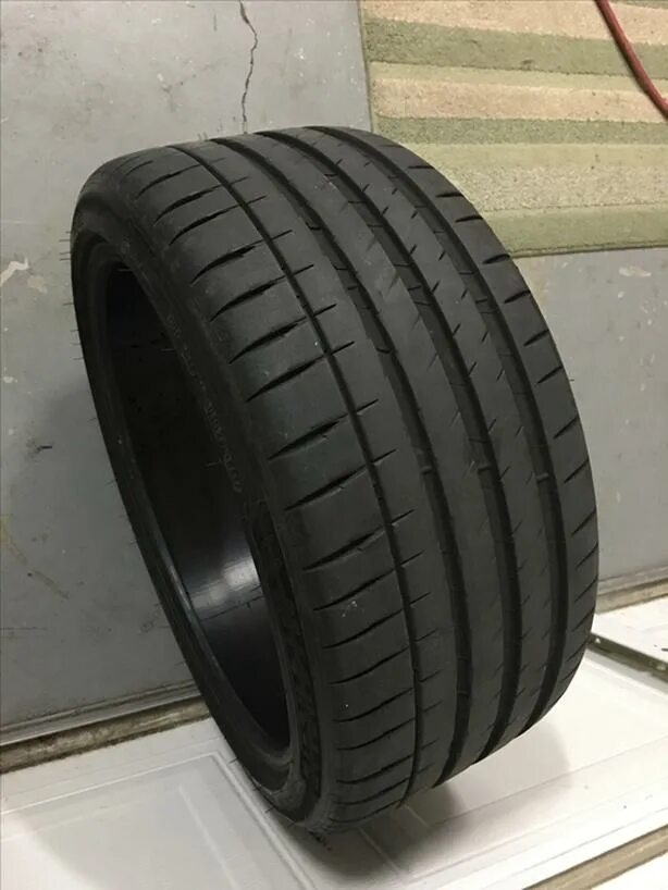 Michelin pilot sport 19. Michelin Pilot Sport 4. Michelin Pilot Sport 4s. Мишлен пилот спорт 4s r19. 255/35 R19 Michelin Pilot Sport 4 s 96y XL.