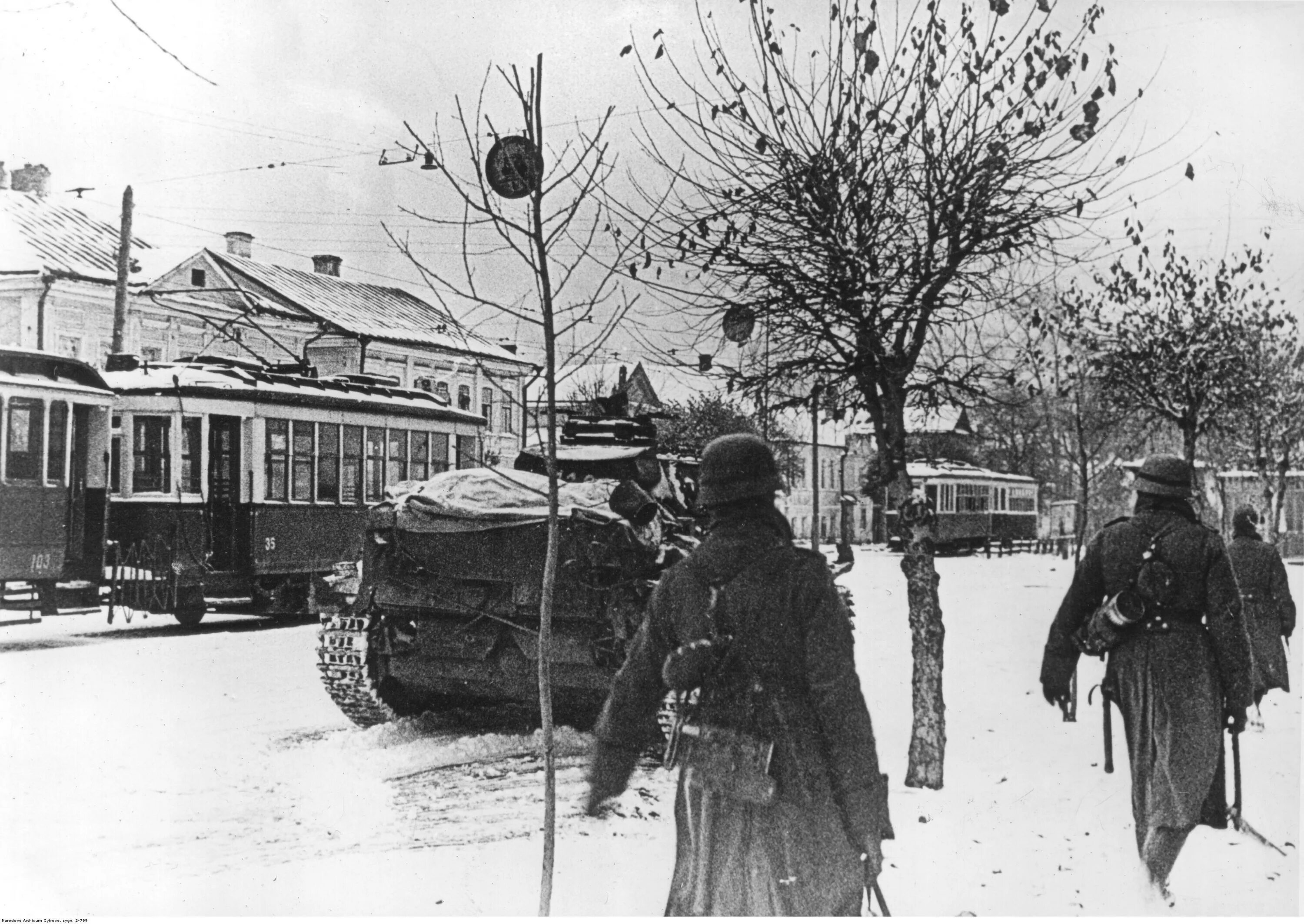 Тверь в годы великой отечественной. Оккупация Калинина 1941. Город Калинин 1941. Оккупированный Калинин 1941. Оккупация Калинина в годы войны 1941-1945.