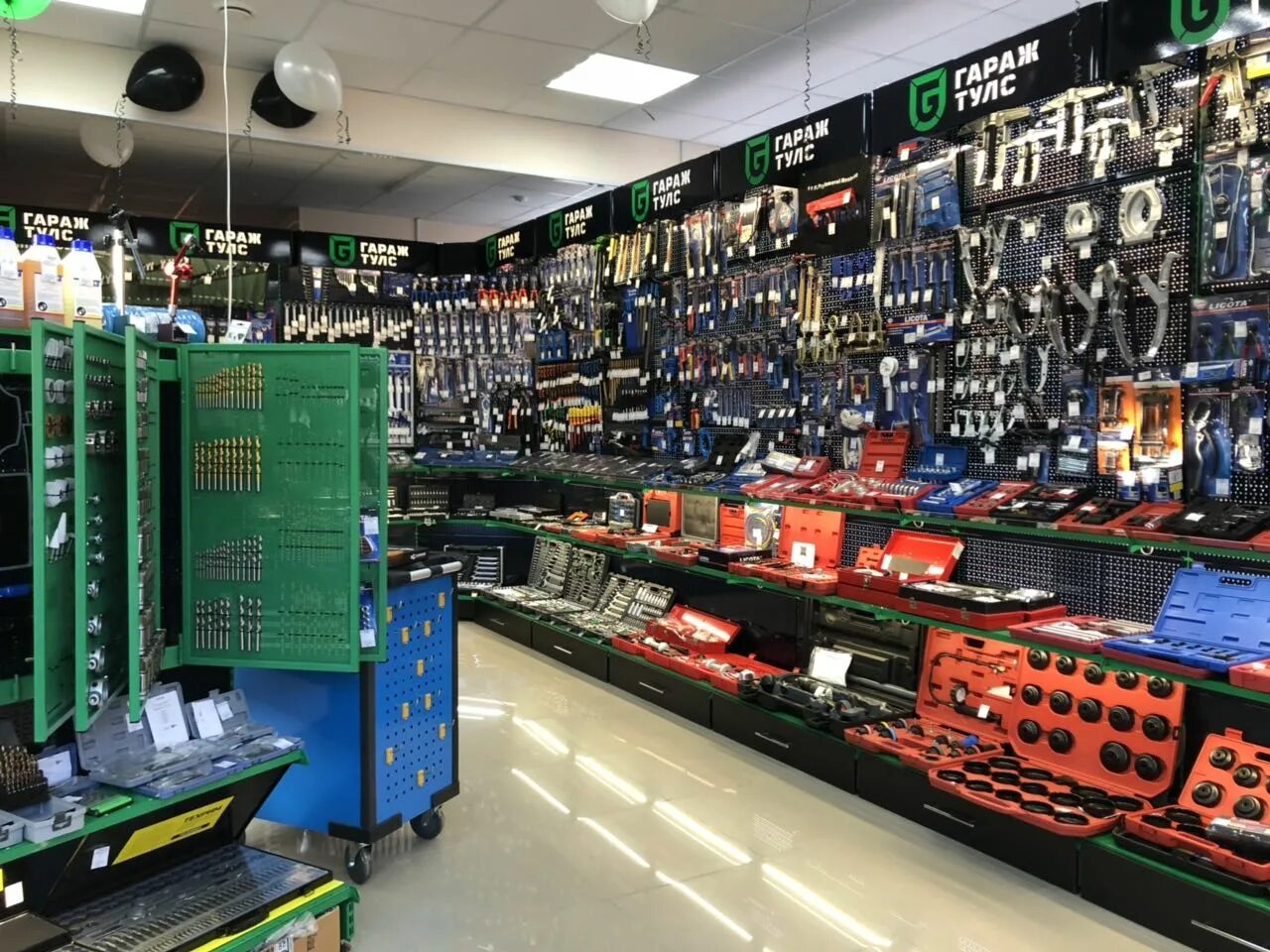 Garage 812 спб магазин. Мотюль гараж. Магазин гараж спб. Автосервис спб. Новая голландия книжный магазин.