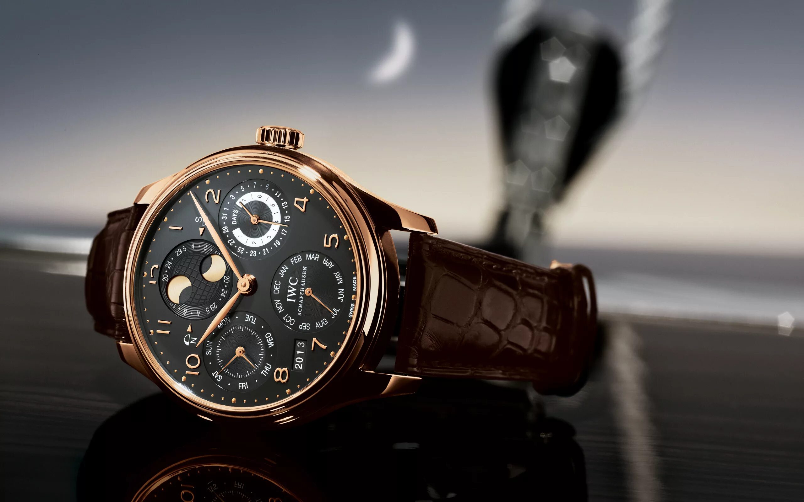 Часы главный экран крупный. Наручные часы IWC iw503203. IWC Portuguese Perpetual Calendar. Красивые мужские часы. Красивые швейцарские часы.
