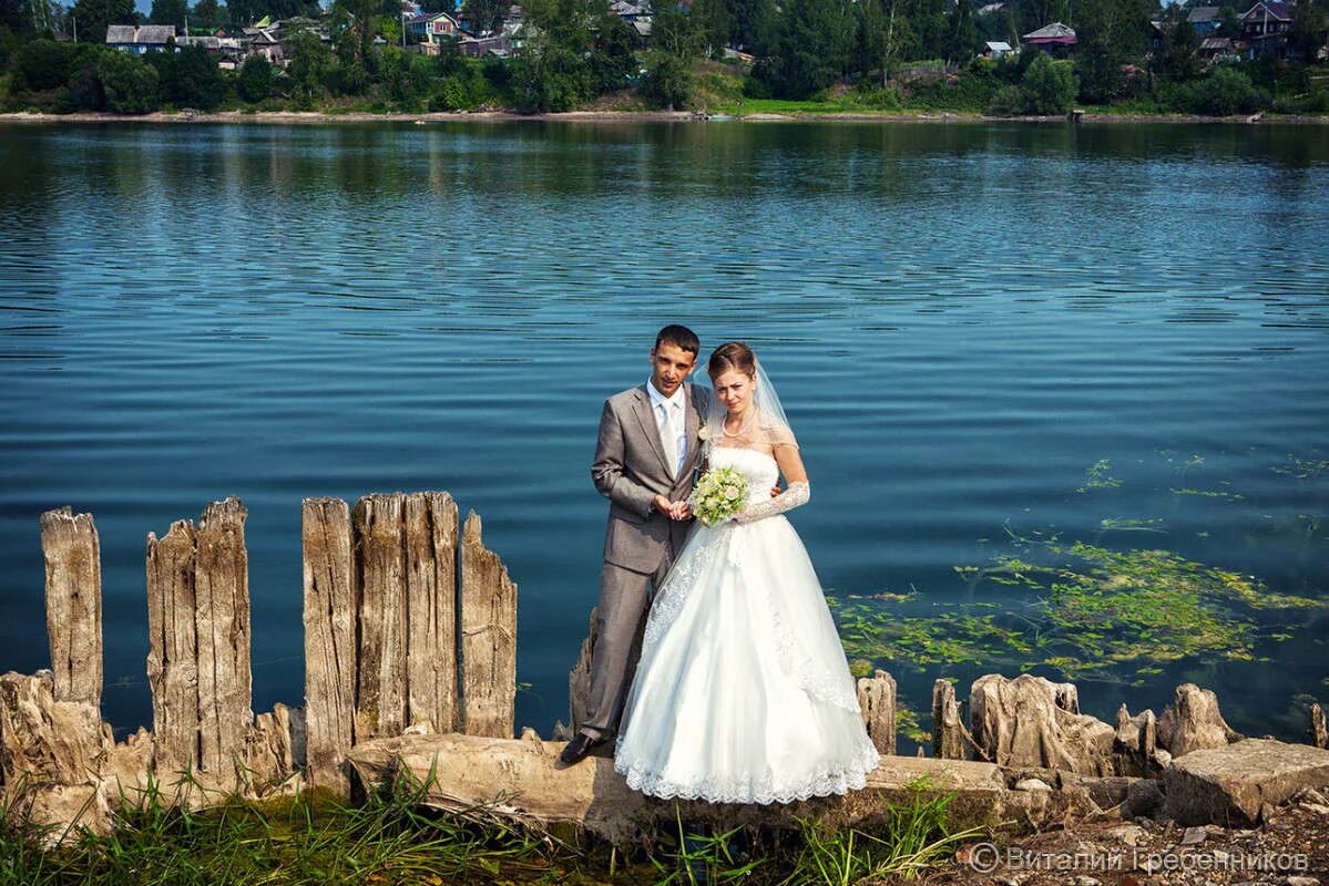 Погода добрянка пермский на 14. Места для фотосессий в Перми. Свадьба у воды. Свадебные красивые места. Красивые места в Перми для свадебных фотосессий.