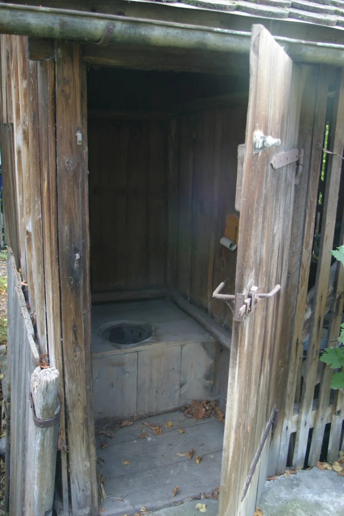Nothing in this world is scarier than rural toilets 2023 THE DUMP VK
