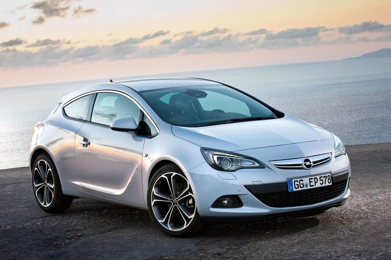 Opel ii. Opel Astra GTC 1.6. Opel Astra GTC 2020 купе. Opel Astra GTC 2021.