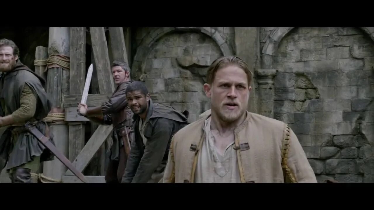 Меч короля артура гай ричи актеры. Меч короля артура гай ричи. The devil and the huntsman король артур. Меч короля артура фильм 2017 триггер. Меч короля артура фильм 2017.