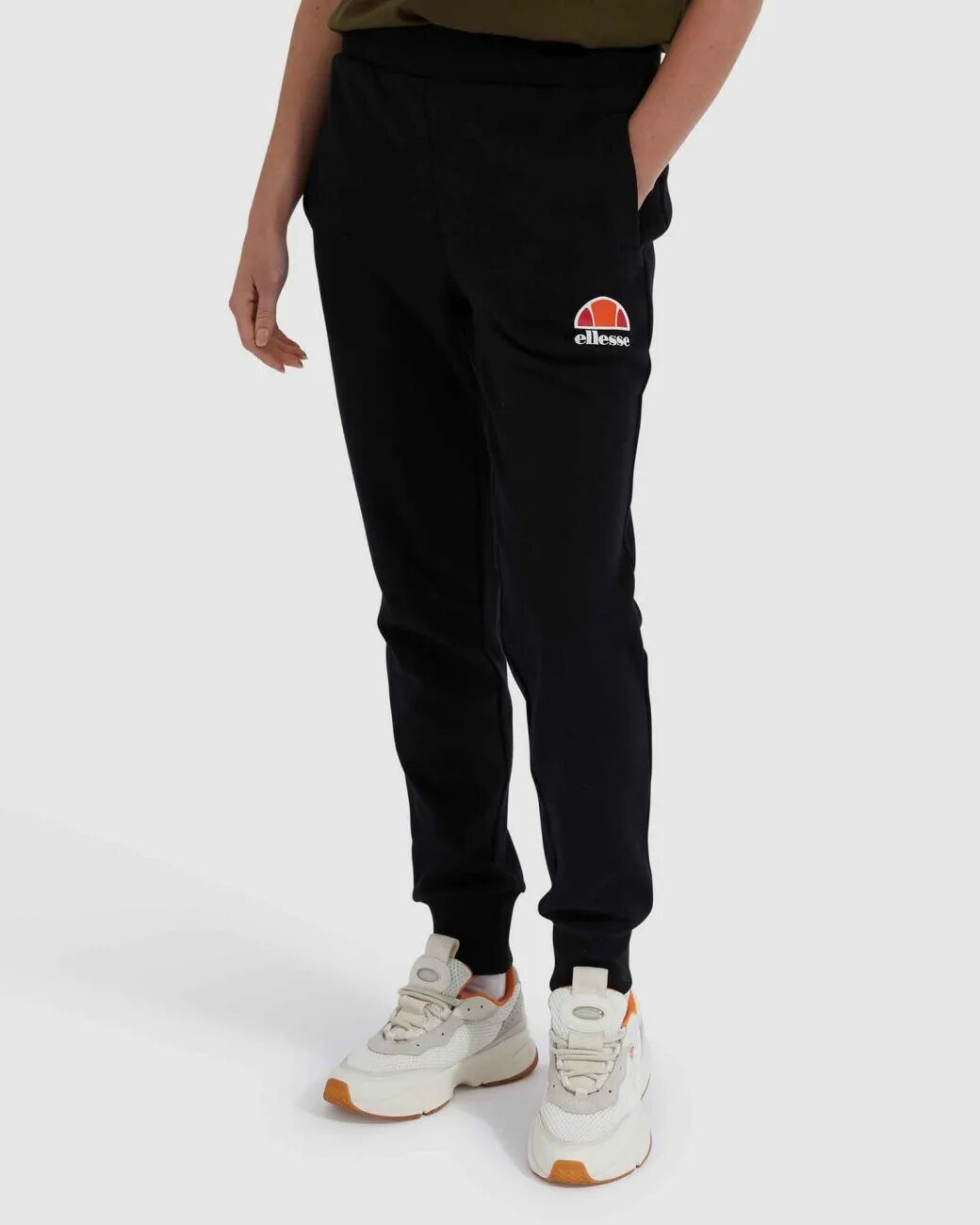 Штаны ellesse. Спортивные штаны ellesse. спортивные штаны ellesse мужские. ellesse sgs08749. ellesse мужские брюки спортивные.