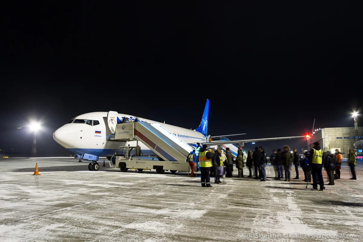 Авиарейсы красноярск москва. Аэропорт Красноярск победа. Самолет победа Красноярск. Екатеринбург Красноярск самолет. Самолет Красноярск Москва.