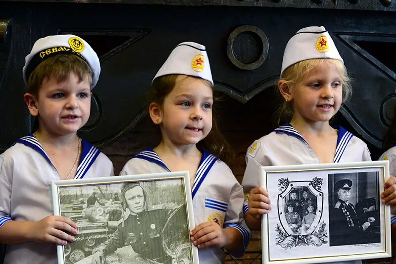 Успехов в воспитании подрастающего поколения. Патриотическое воспитание молодежи. Подрастающее поколение букв. Подрастающее поколение букв. Подрастающее поколение.