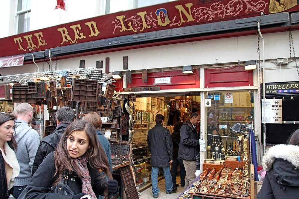 портобелло роуд в лондоне. блошиный рынок портобелло.