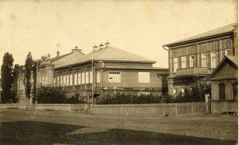Поселок учительский