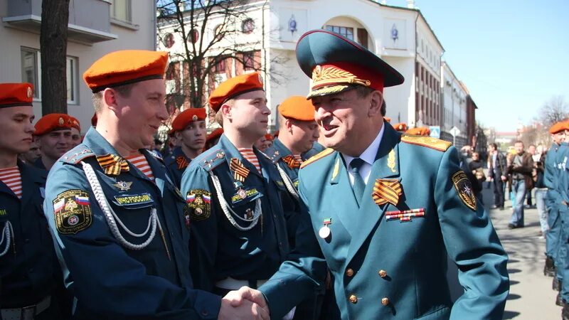 Гу мчс по татарстану. Министр мчс татарстана хабибуллин. министр мчс татарстана. губкина 50 казань мчс. министр мчс альметьевска.