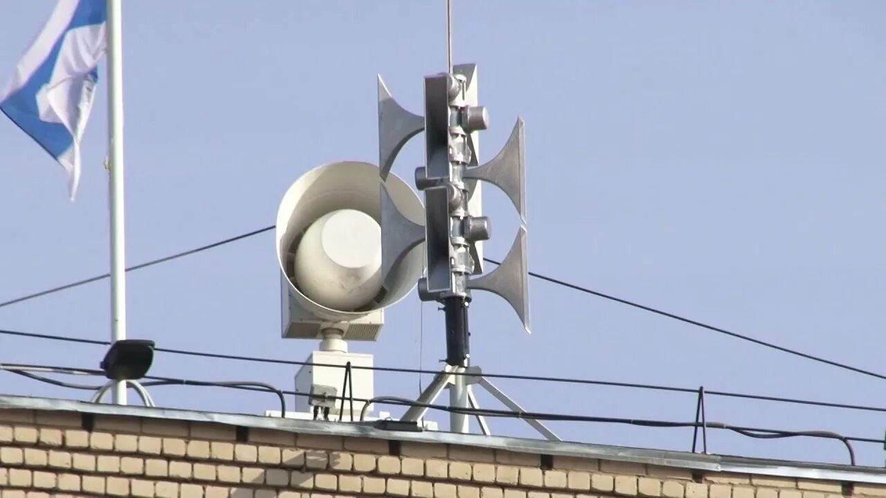 Москва оренбург сигнал тревоги. Москва оренбург сигнал тревоги. Воздушная тревога по телевизору. Воздушная тревога оборудование. Система оповещения.