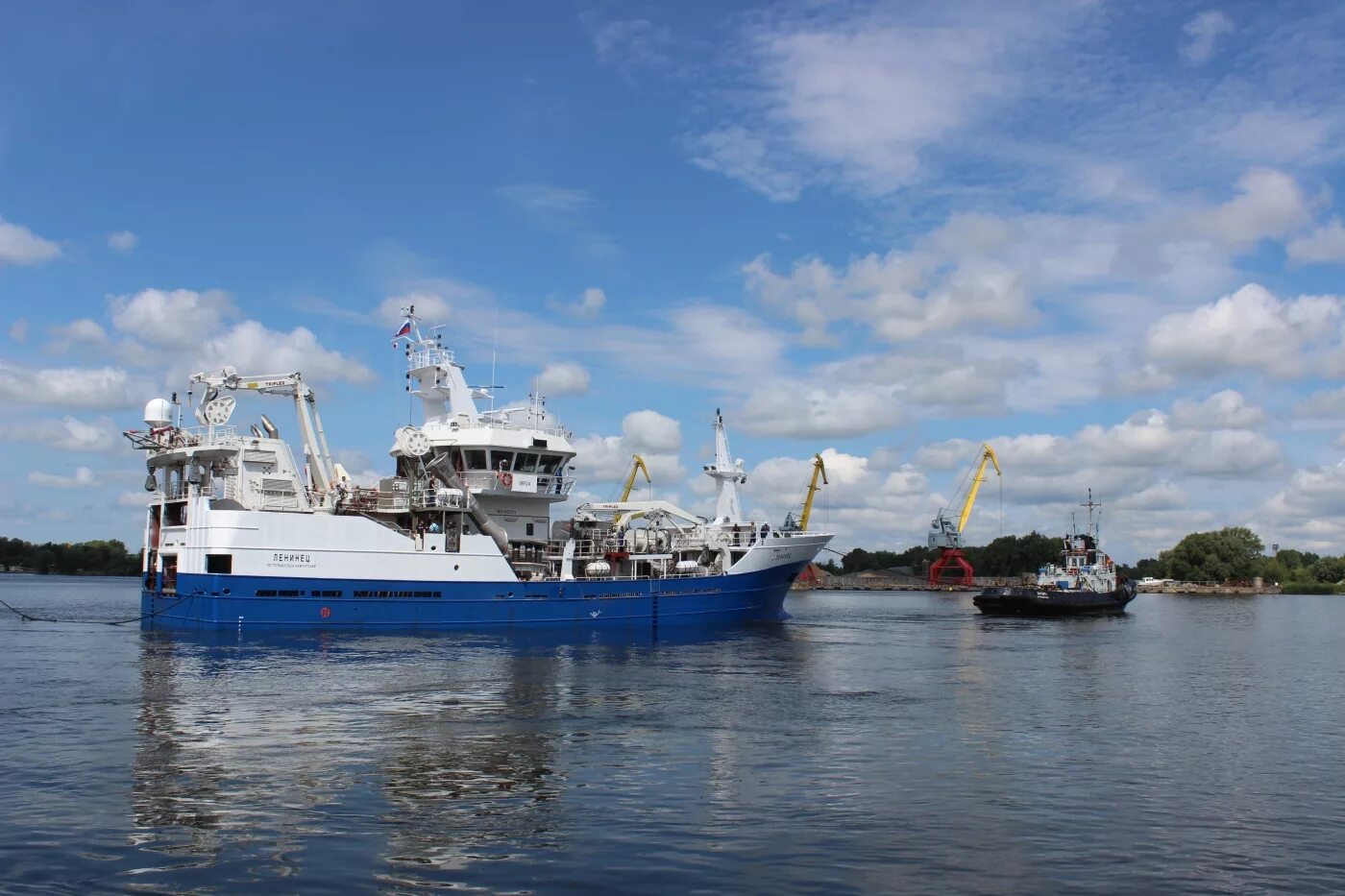 ленинец сейнер. траулер ленинец камчатка. траулер прэктаsk3101 r ленинец. траулер сейнер ленинец. траулер-сейнер проекта sk-3101r.