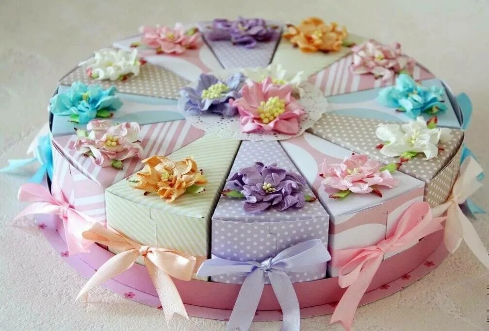 Торт подарок. Бумажный торт. Торт в виде подарка. Бумажный торт. Торт коробочка.