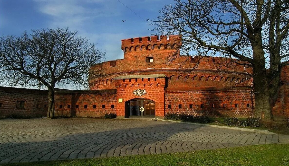 Крепость дмитрия донского в ростове на дону. Донской военно-исторический музей танаис. Дон крепость. Дон крепость. Дон крепость.
