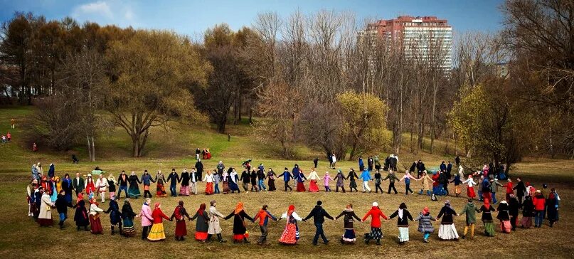 С красной горкой. Красная горка фотосессия. Фото красной горки. Красная горка (праздник) фото. После красной горки