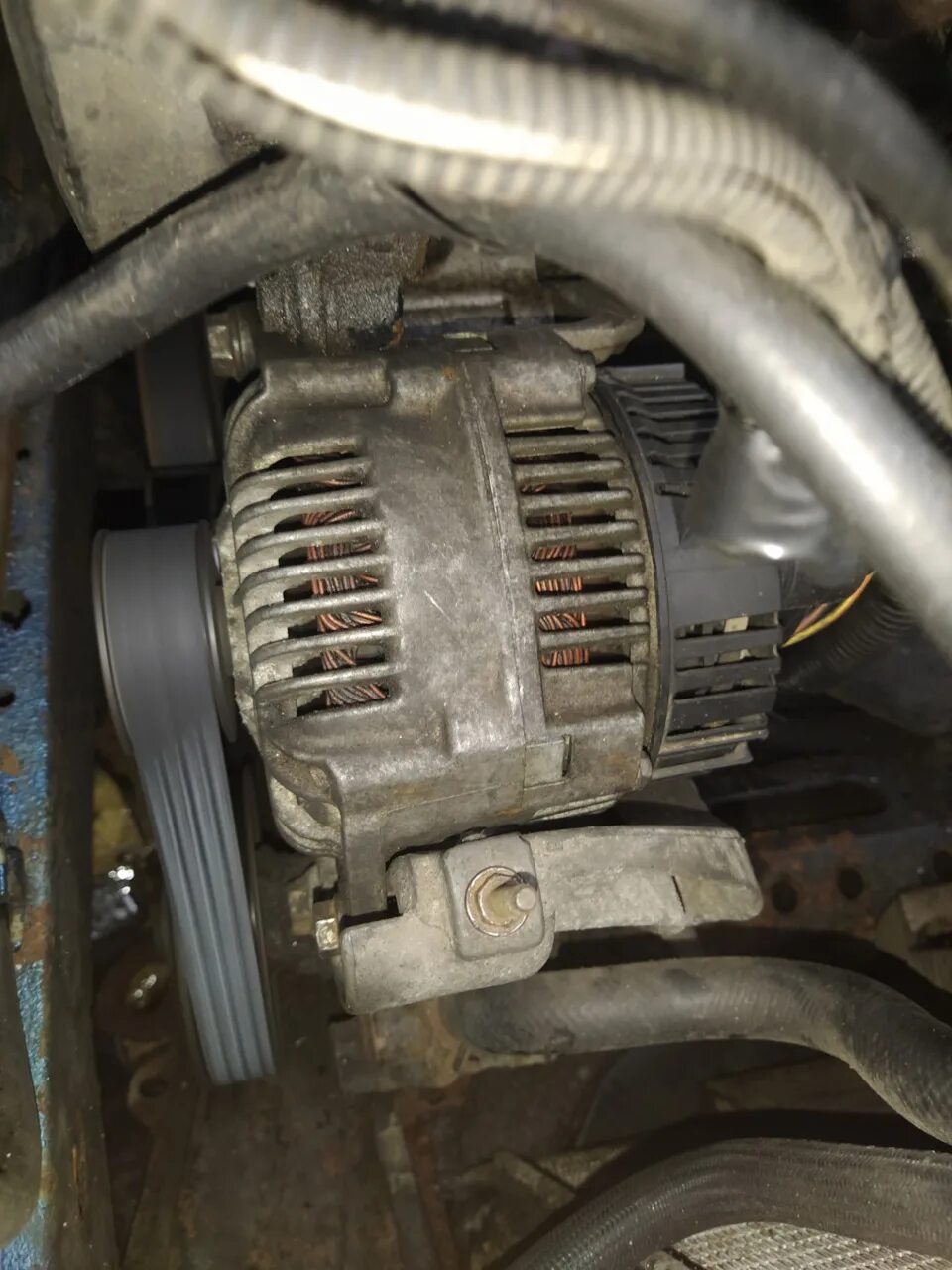 Renault Scenic 2 1.6 K4M - як зняти генератор, ремонт генератора, перевірка пров