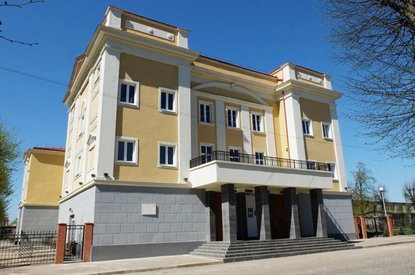 Театр советск. Тильзит театр советск. театр города советска калининградской области. театр в советске калининградской. советск калининградская область музей.