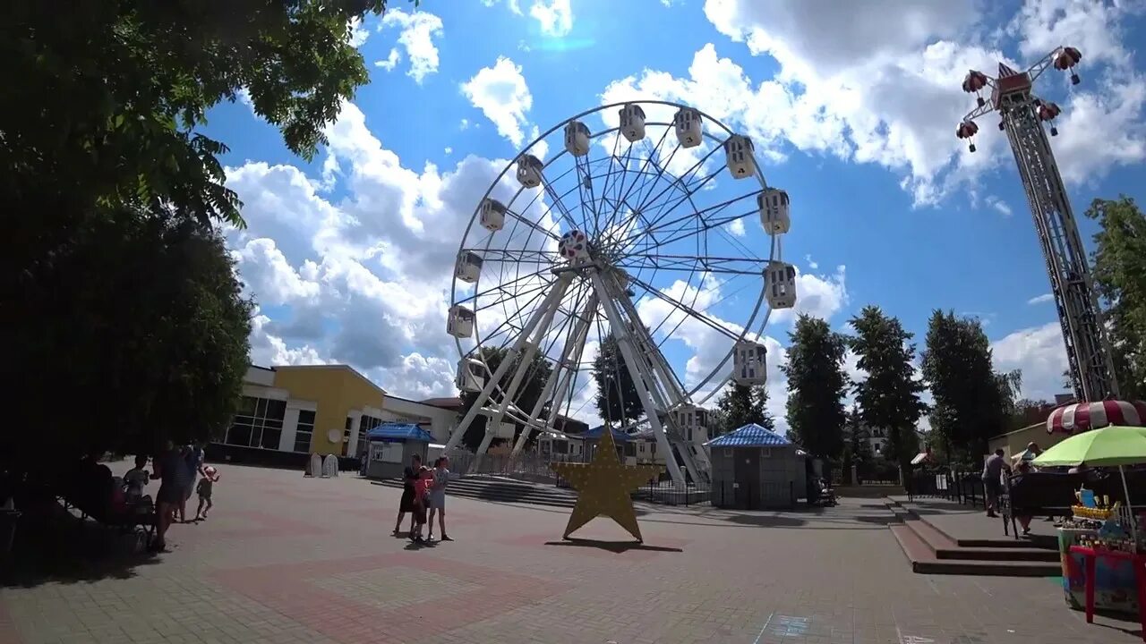 Гомельский Центральный парк. Гомель Центральный парк культуры и отдыха. Парк аттракционов «Смолянкаград». Гомель парк аттракционов