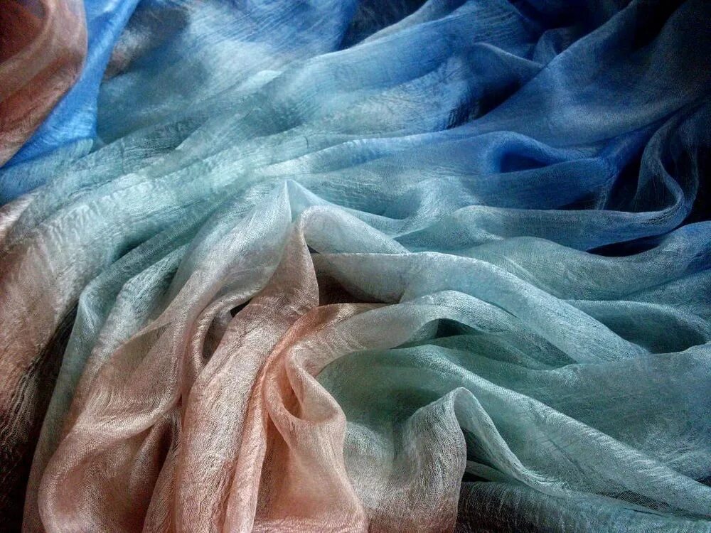 Большой кусок ткани 5. Шелковая ткань. Натуральные шелковые ткани. Красивая шёлковая ткань. Натуральный шелк.