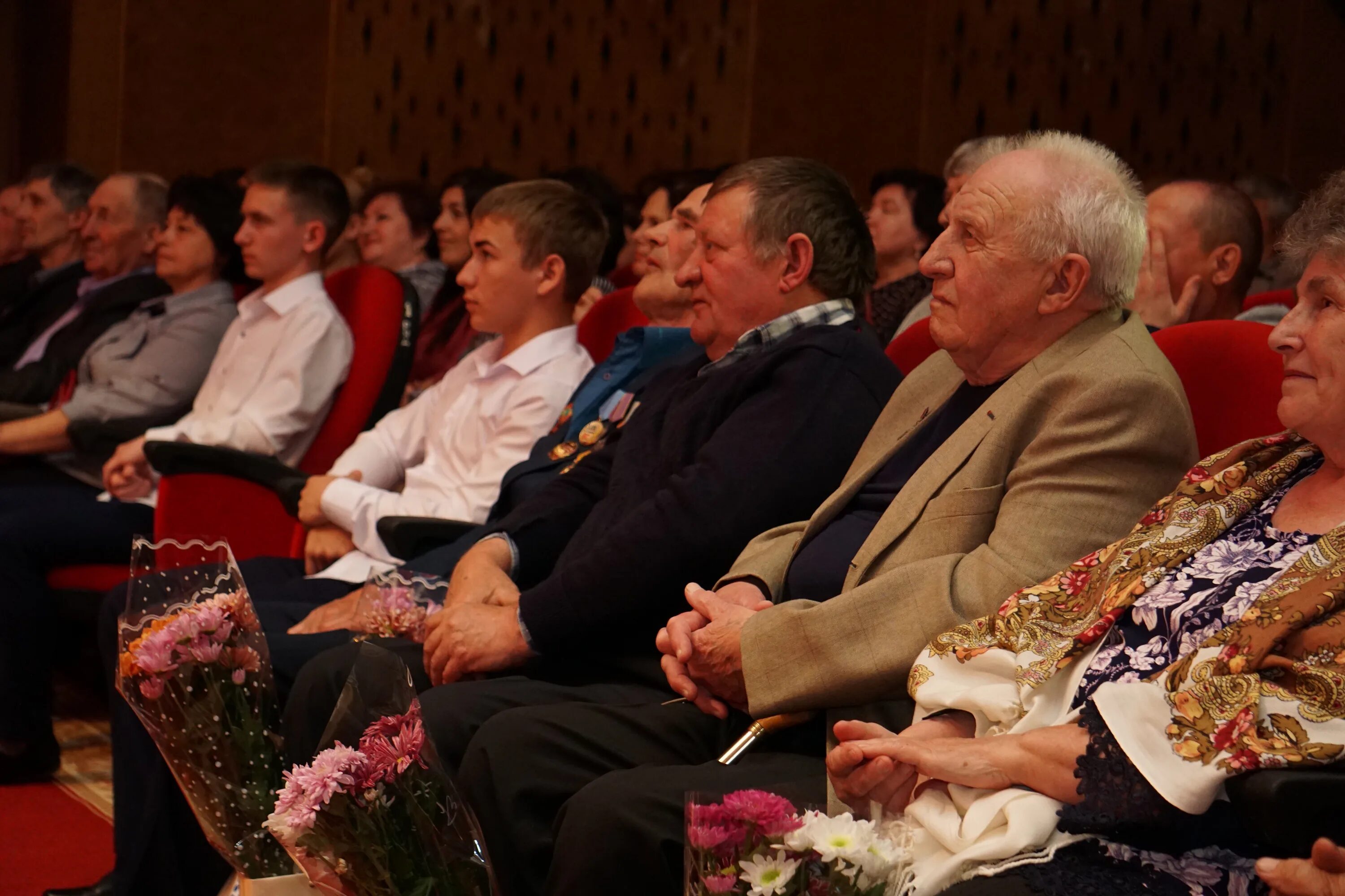 80 летие сценарий. Почетные граждане Шарыповского района. Юбилей Моргауши- 80 лет. «Ставропольфармация» отметила 80-летний юбилей. Юбилей 80 лет СВЕРДНИИХИММАШ фото с празднования.