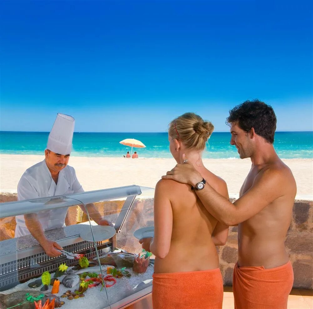 путешествие с семьей. дети отдыхающие в парке. отдых с семьей на природе. взрослый отдых рассказы. семья на отдыхе.