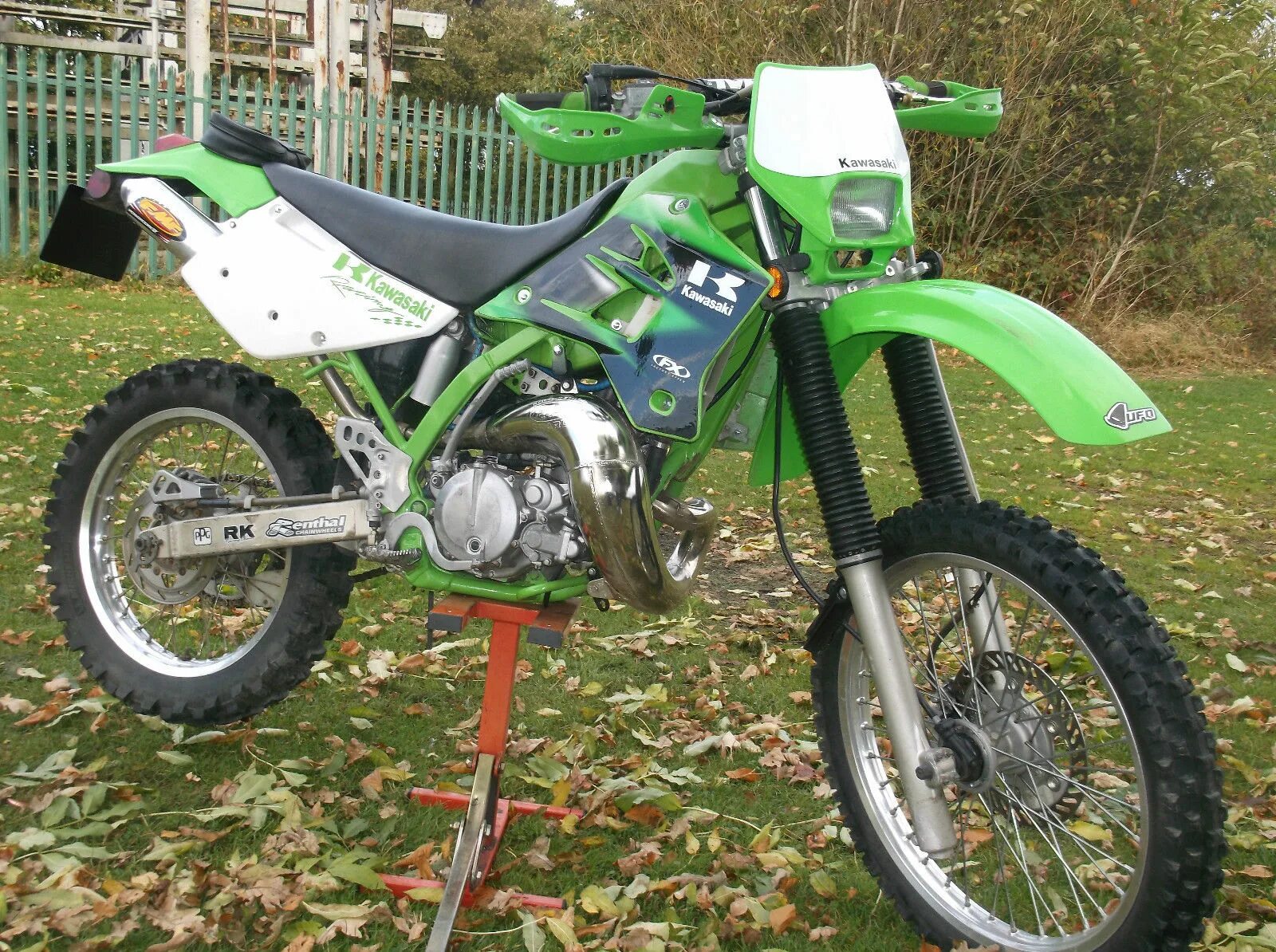 Кавасаки эндуро салатовый. Зеленый эндуро. Motoland кросс 125 fx1 jumper. Эндуро зеленый. Зеленый эндуро.